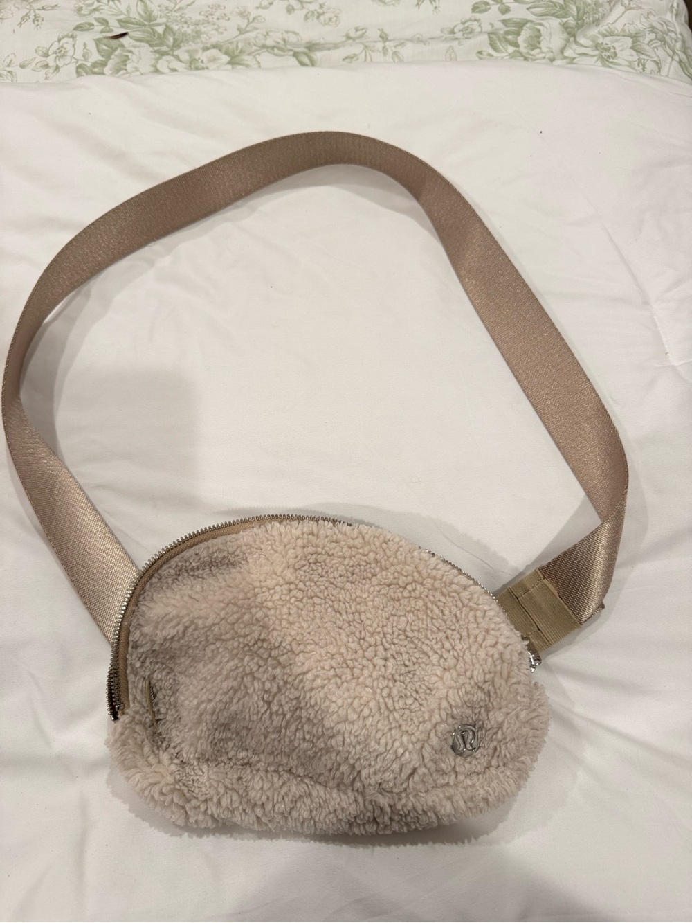 Lululemon Beige Sherpa Crossbody Belt Bag